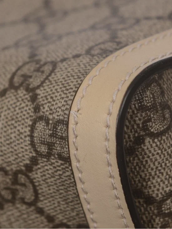 ♥️Gucci Padlock Beige GG Supreme Canvas Shoulder Tote with Gold Chain Handles♥️ - Picture 15 of 16